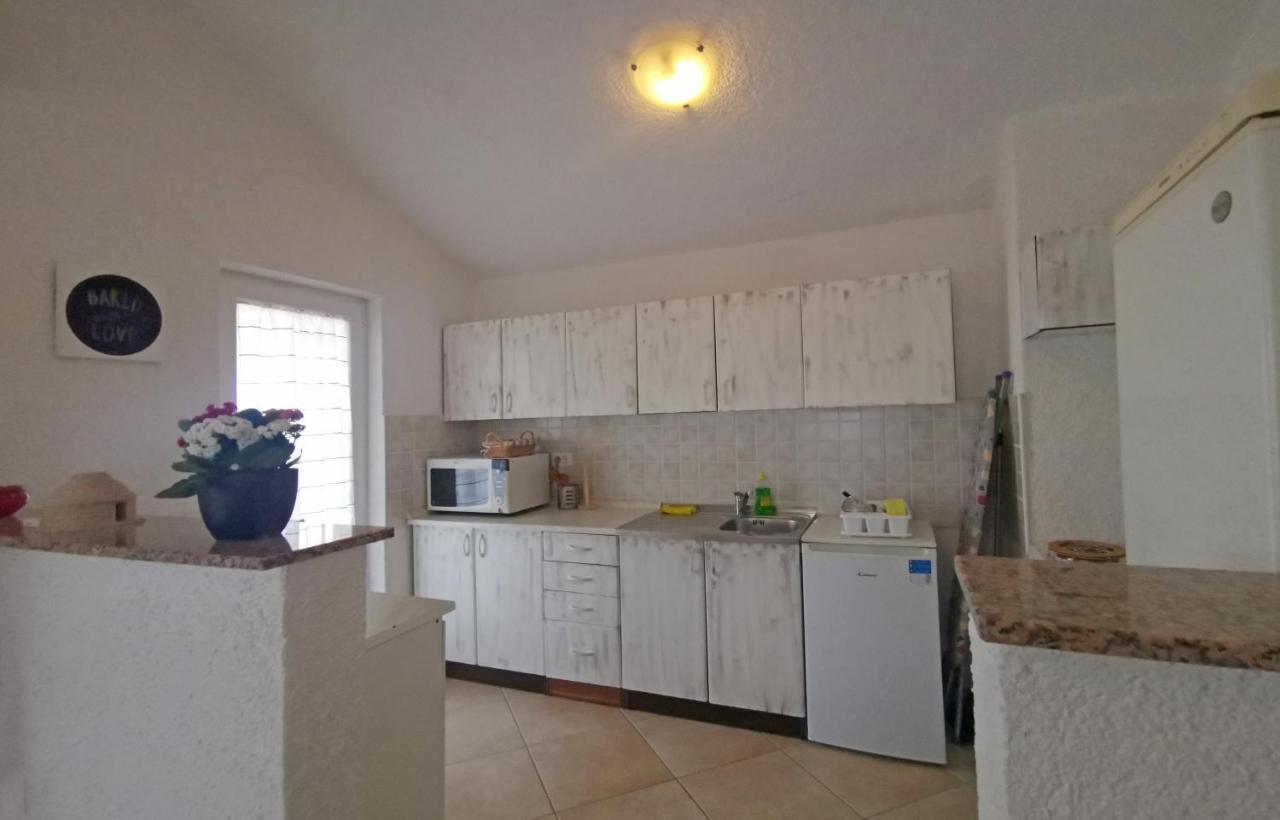 Apartman Luna Sveti Lovrec Pazenaticki Exterior photo