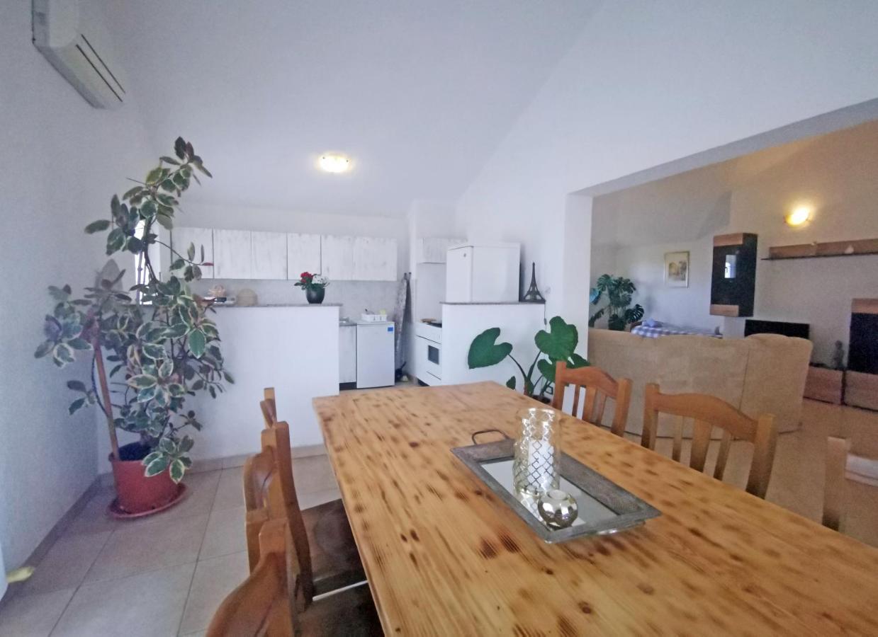 Apartman Luna Sveti Lovrec Pazenaticki Exterior photo