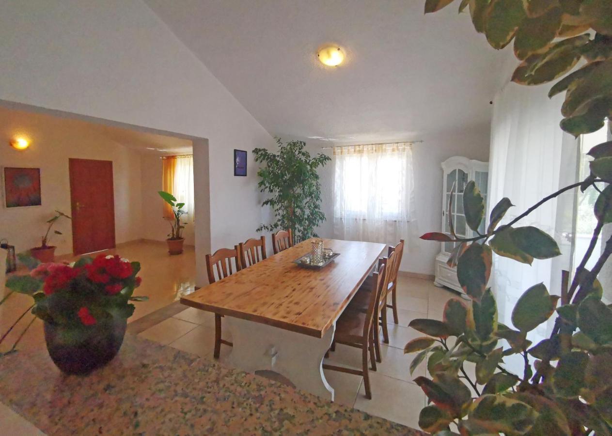 Apartman Luna Sveti Lovrec Pazenaticki Exterior photo